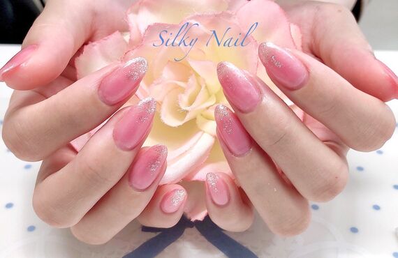 天神にあるネイルサロンはリーズナブルな価格がご好評いただいております