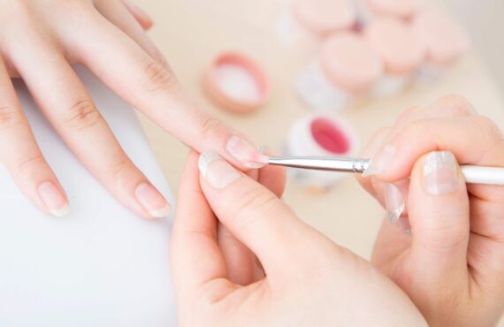 今泉のネイルサロン、駅近くでフットジェルをお探しなら